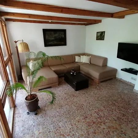 Apartman Blumenwerkstatt Mit Sauna Und Jacuzzi Dankerode