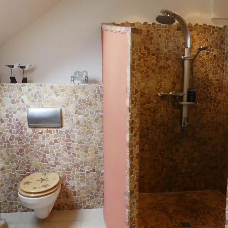 Blumenwerkstatt Mit Sauna Und Jacuzzi *